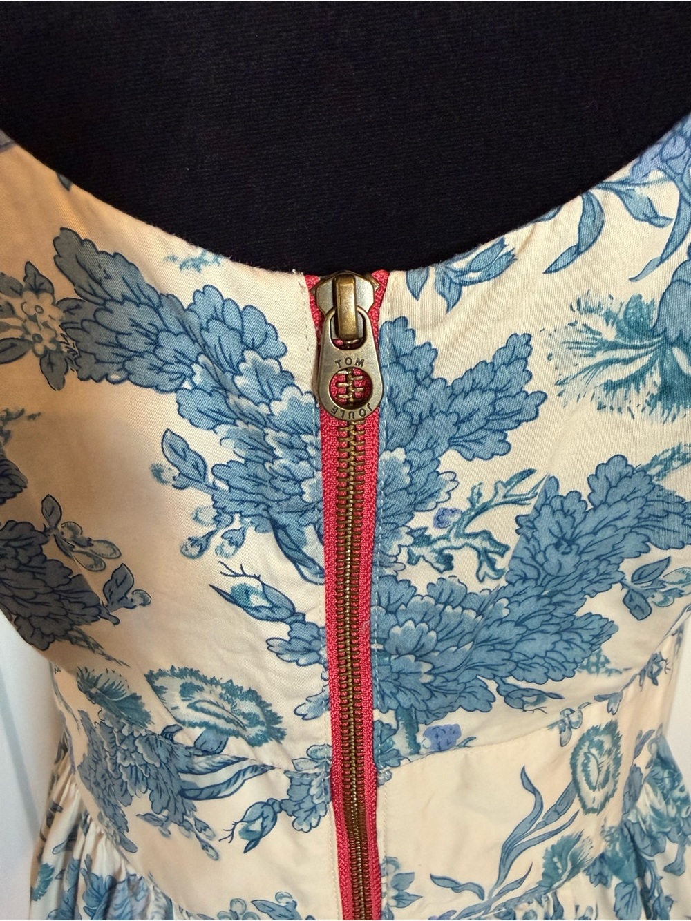 Joules Blue and Cream V‑Neck Toile Sundress - Picture 4 of 5